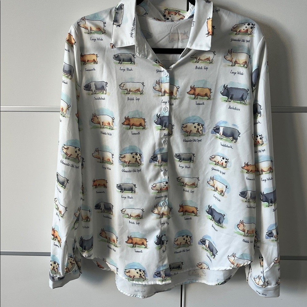 Piggy Piggy! Button-Up Shirt. NWOT
